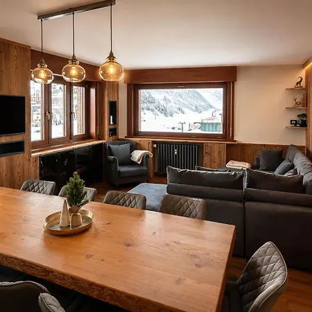 Cp7 Luxury Cervinia Lägenhet *